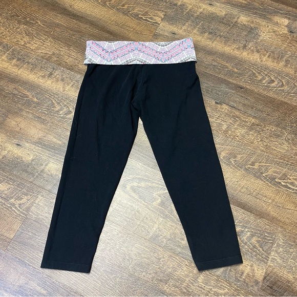 Victoria's Secret Yoga Capri Leggings Size Small Fold Over Black Pink Teal Y2K - Picture 6 of 8